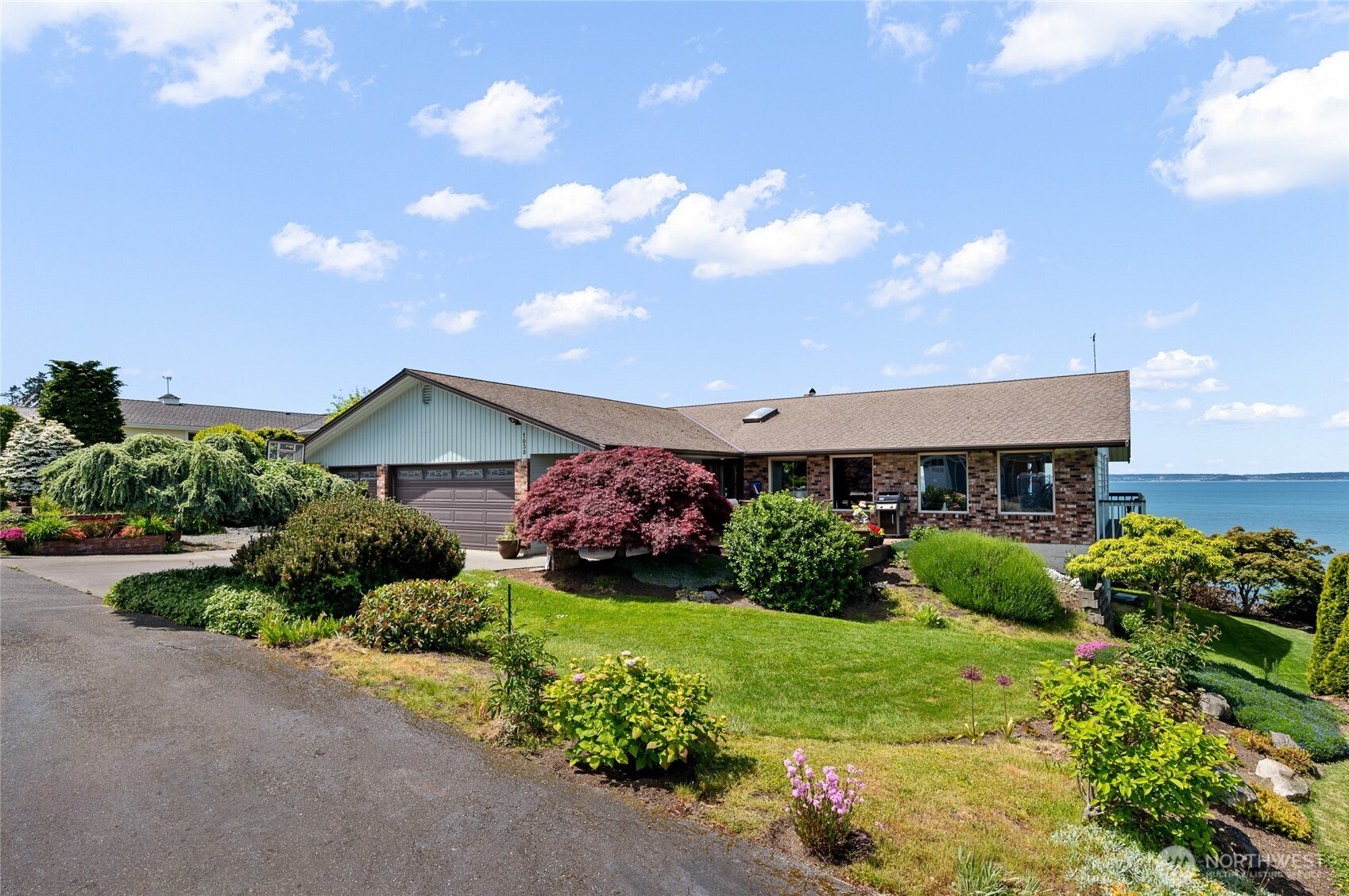 1035 Shorecrest Place Property Photo 7