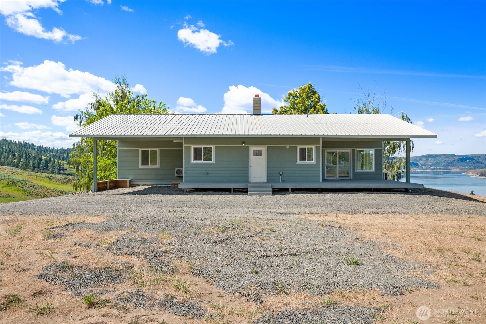 40831 Miles Creston Drive Property Photo 2