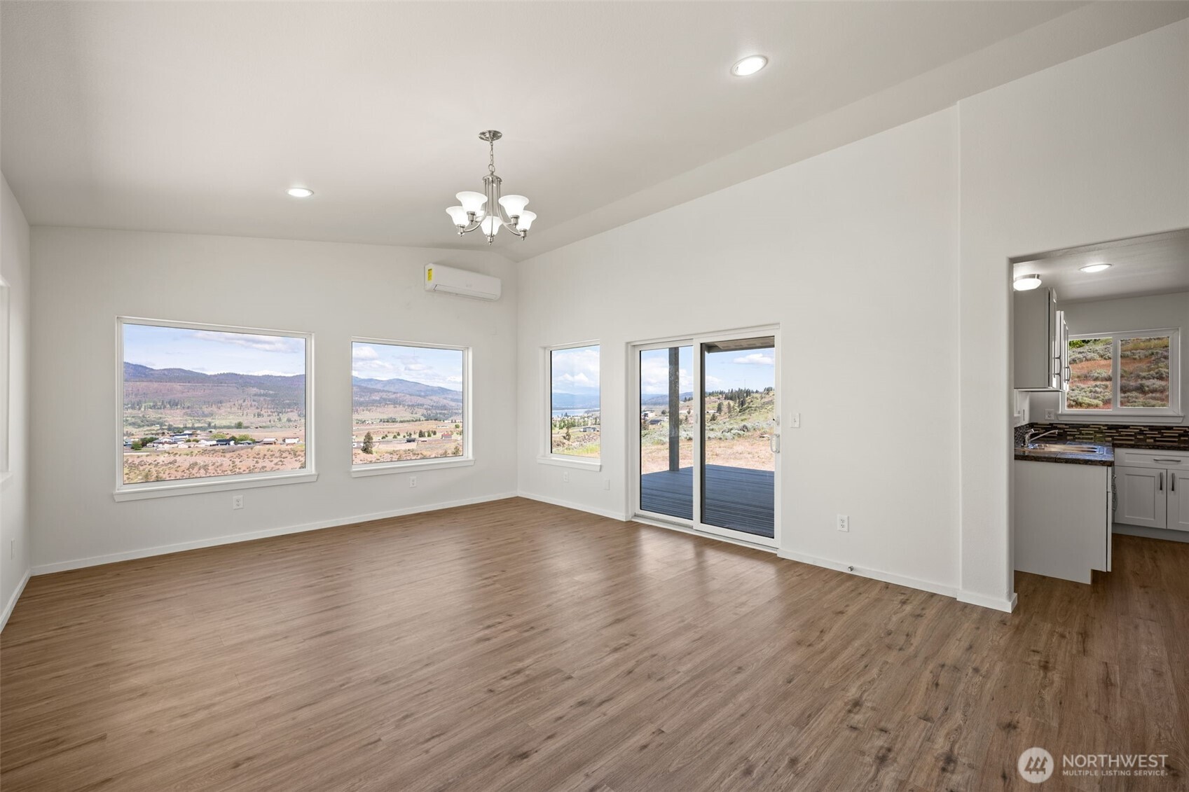 40831 Miles Creston Drive Property Photo 5