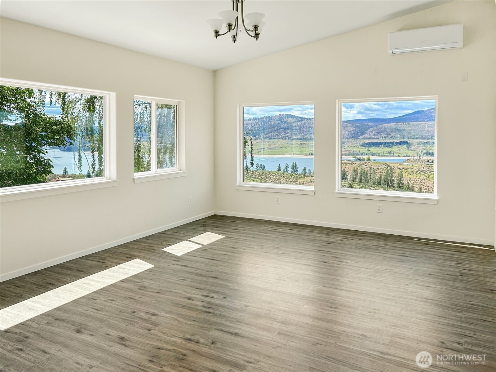 40831 Miles Creston Drive Property Photo 6