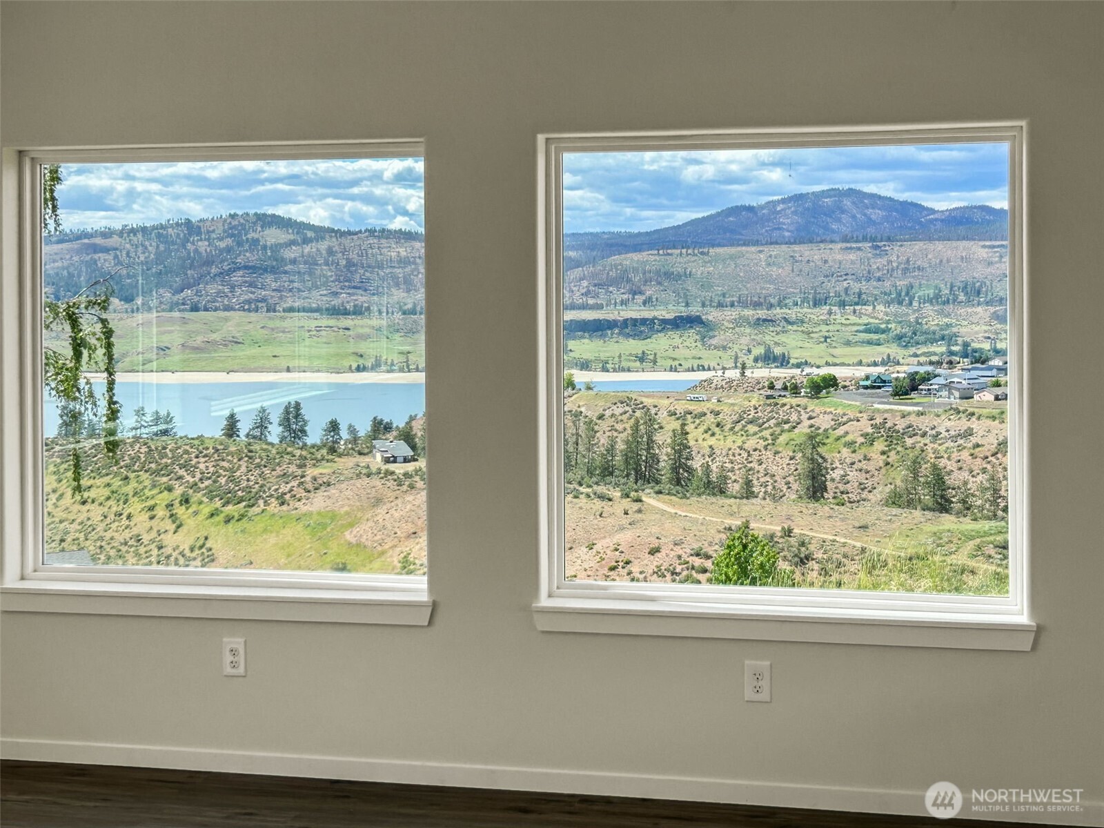40831 Miles Creston Drive Property Photo 7