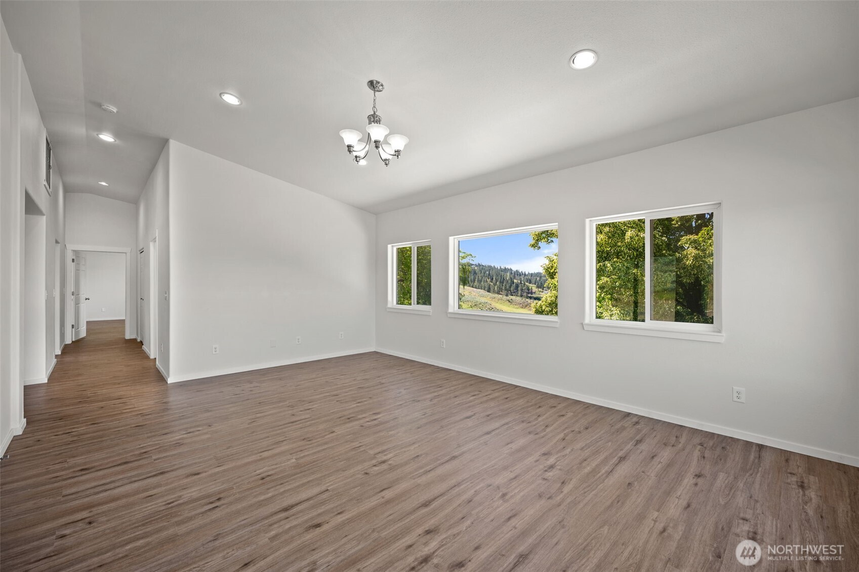 40831 Miles Creston Drive Property Photo 9