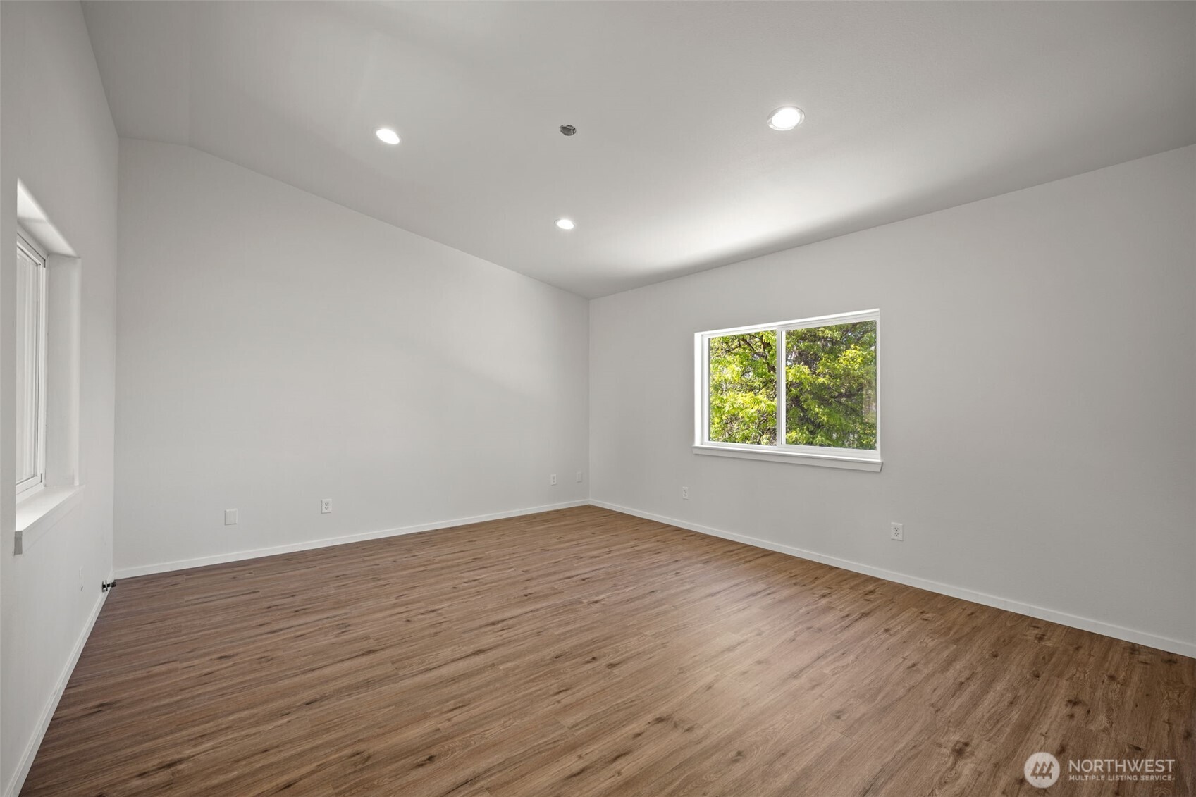 40831 Miles Creston Drive Property Photo 11