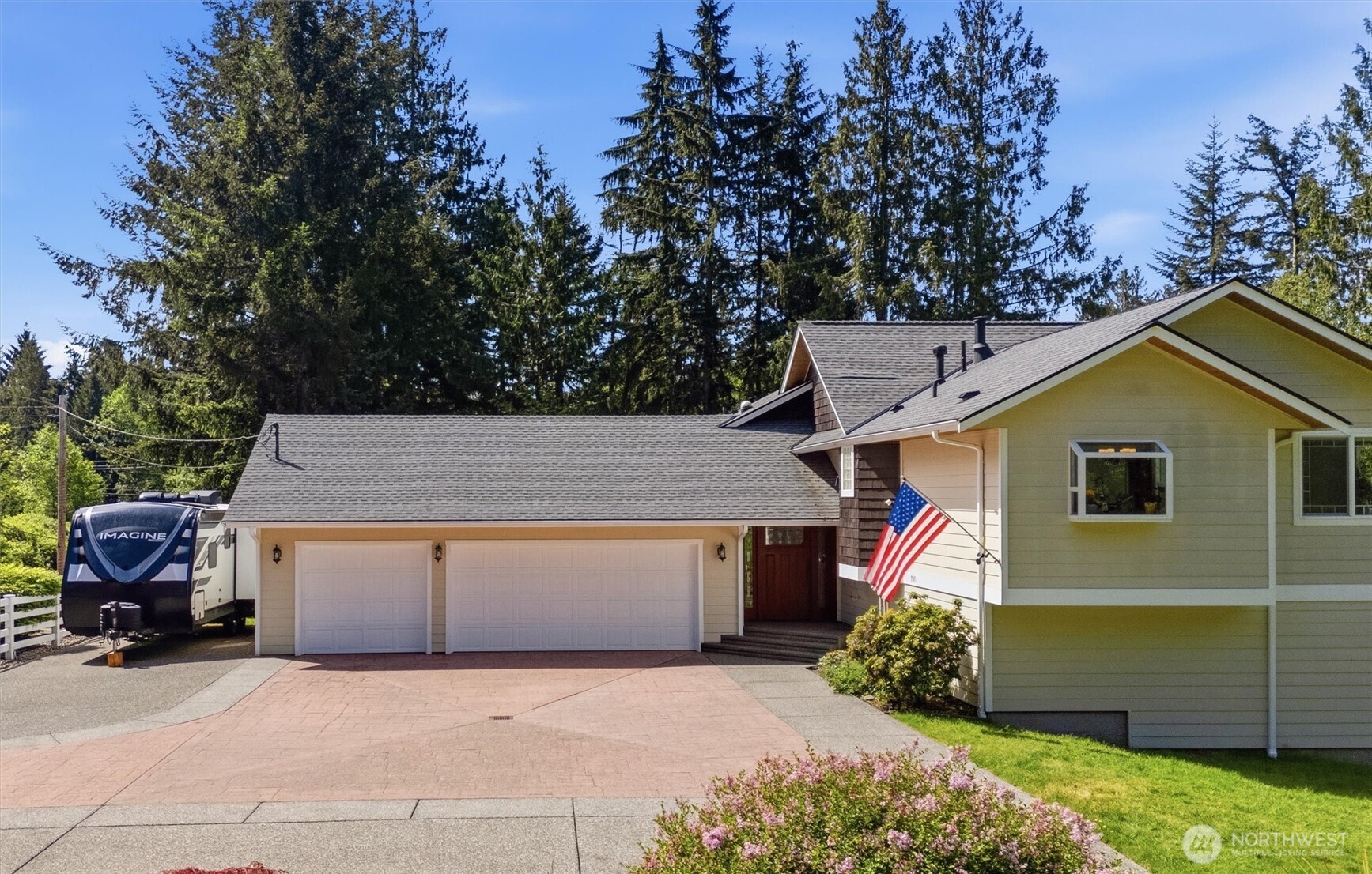 19310 95th Avenue Property Photo 2
