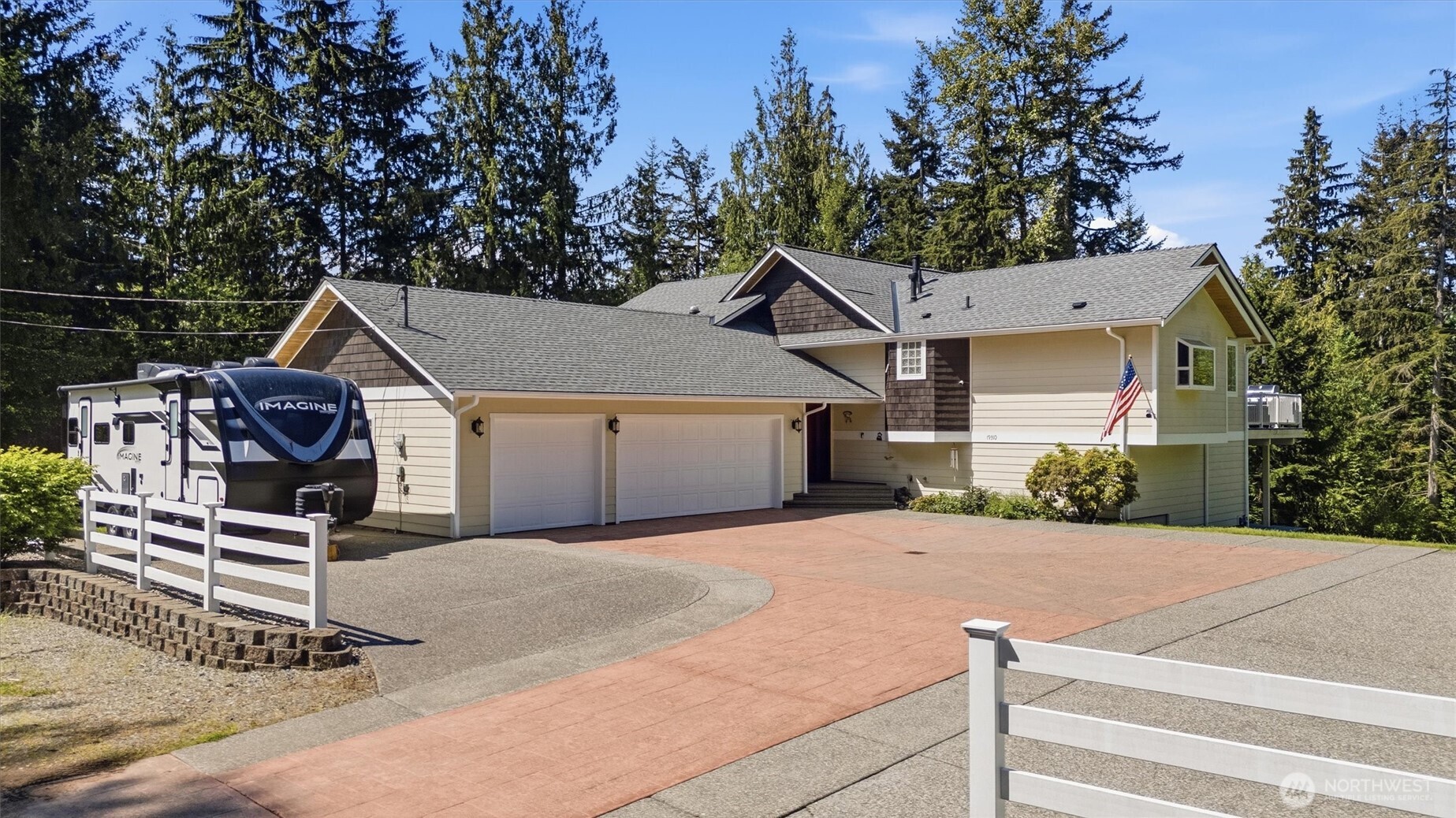 19310 95th Avenue Property Photo 3