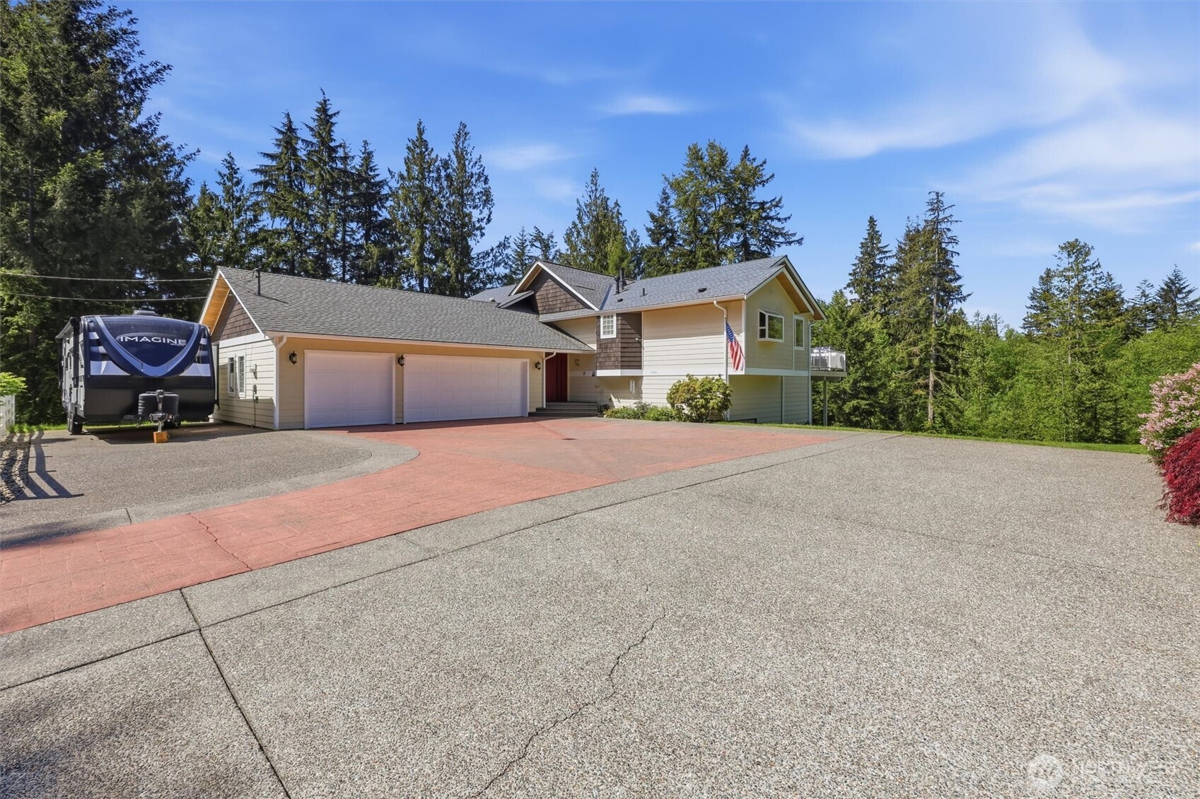 19310 95th Avenue Property Photo 4