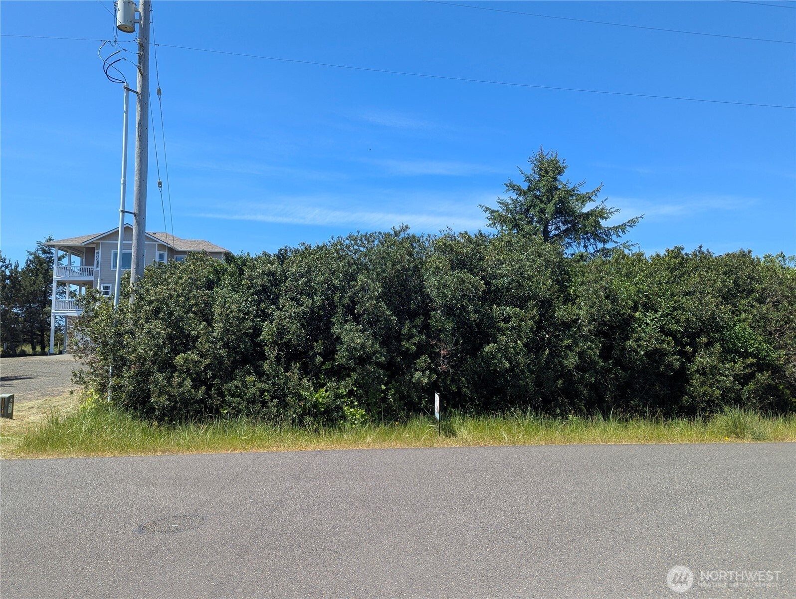 763 S Sand Dune Avenue Property Photo 2