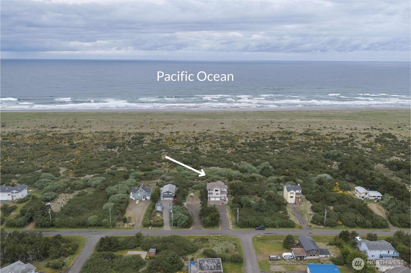 769 S Sand Dune Avenue Property Photo 3