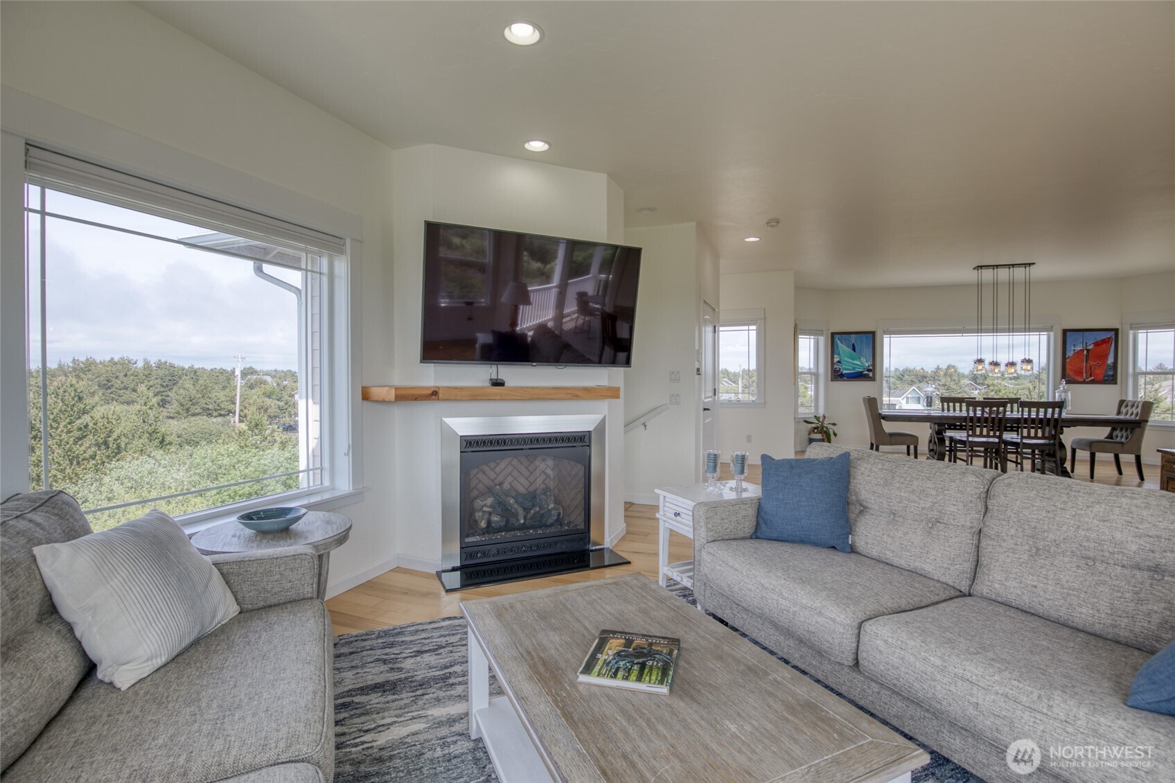 769 S Sand Dune Avenue Property Photo 7