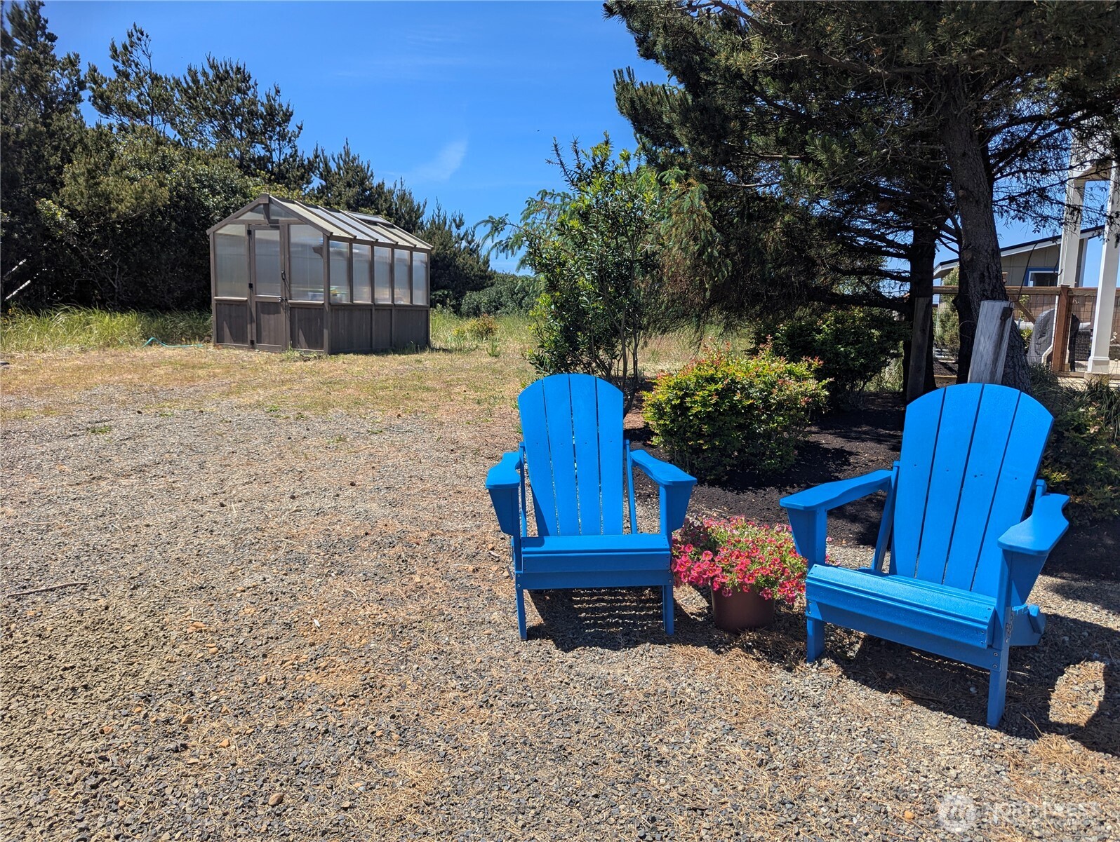 773 S Sand Dune Avenue Property Photo 3