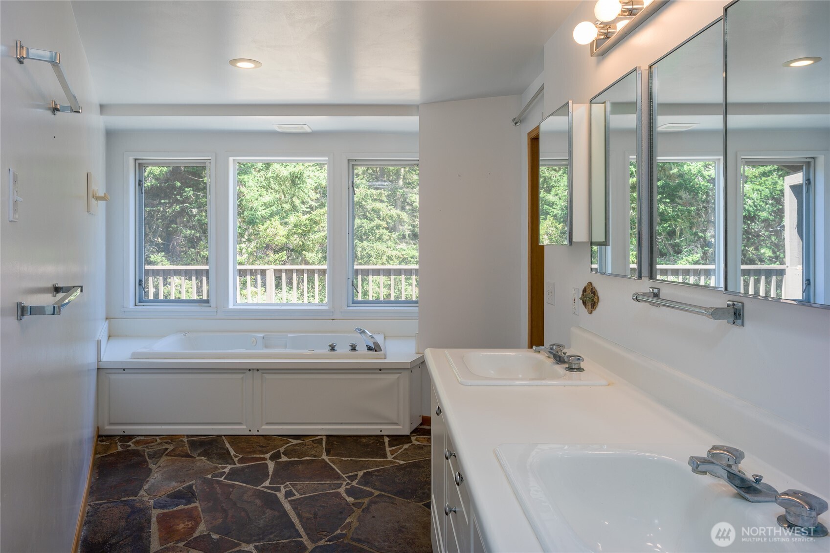 189 Calle Aguila Property Photo 22