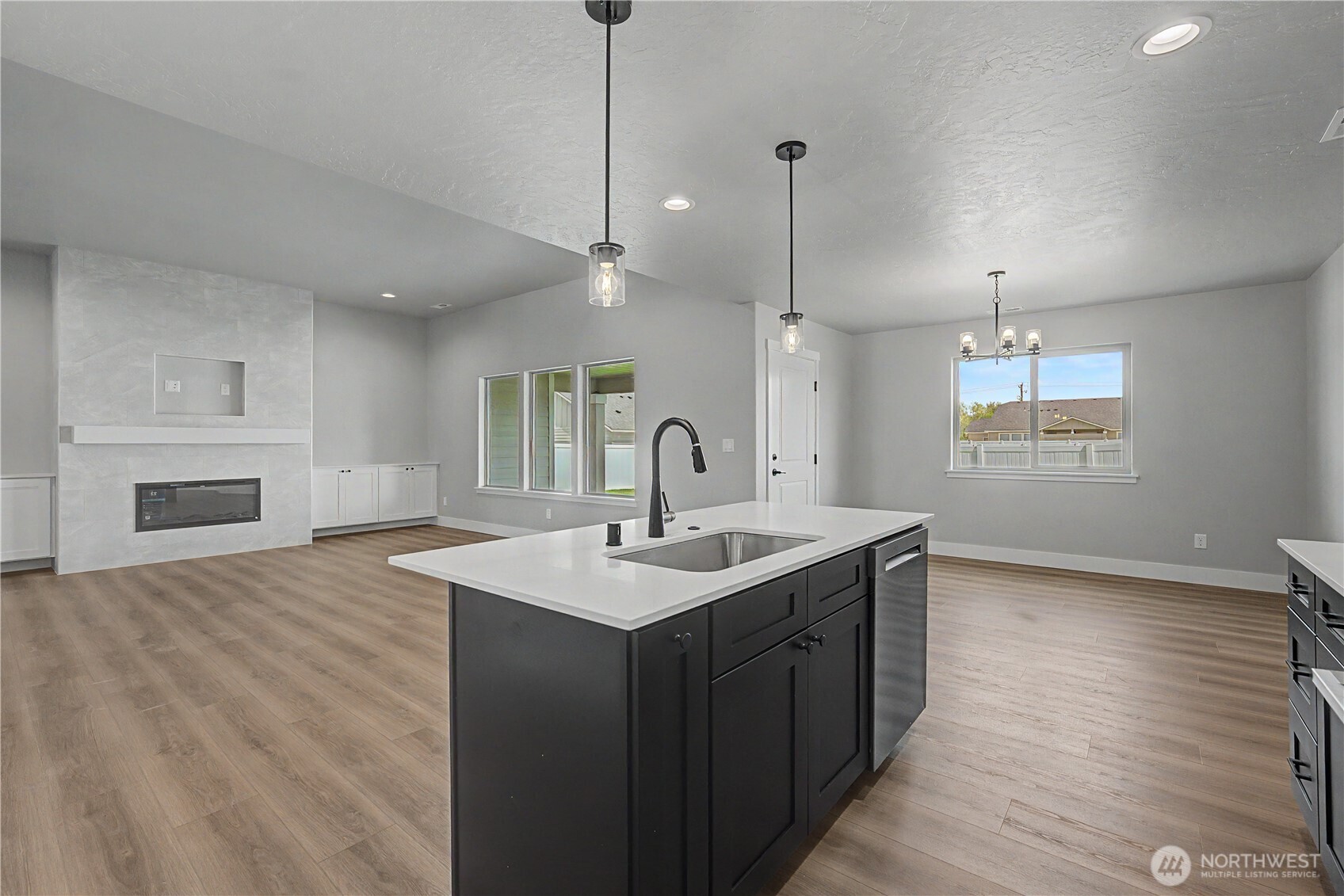 523 N Lessor Loop Property Photo 18