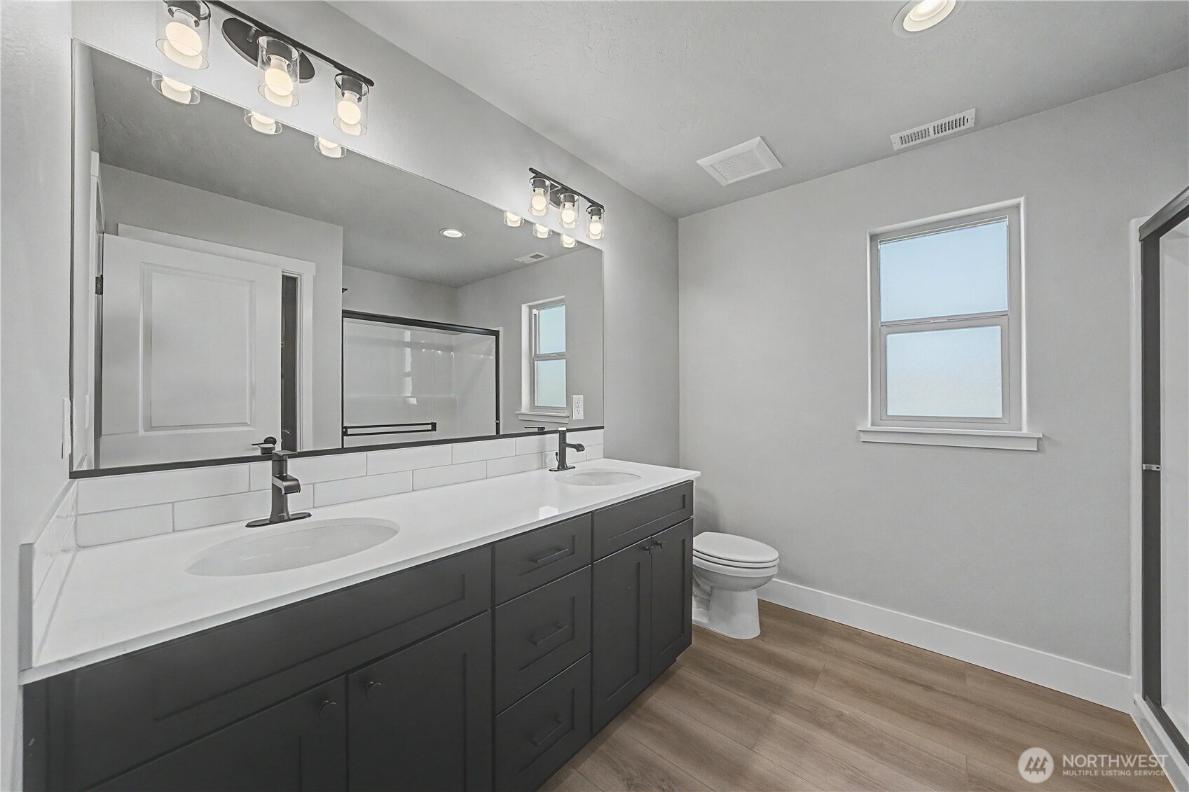 523 N Lessor Loop Property Photo 25