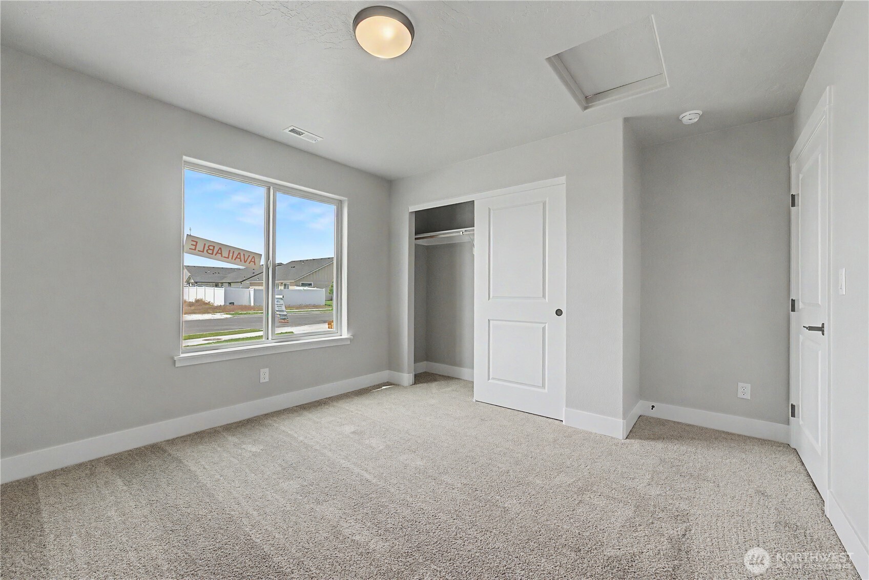 523 N Lessor Loop Property Photo 33