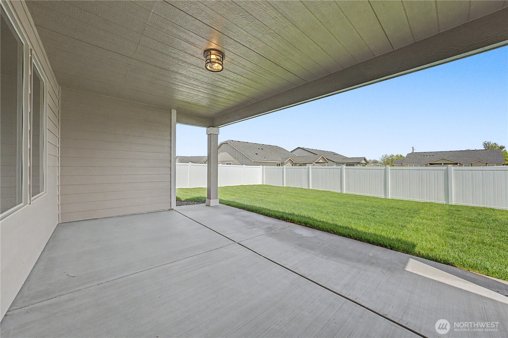 523 N Lessor Loop Property Photo 35