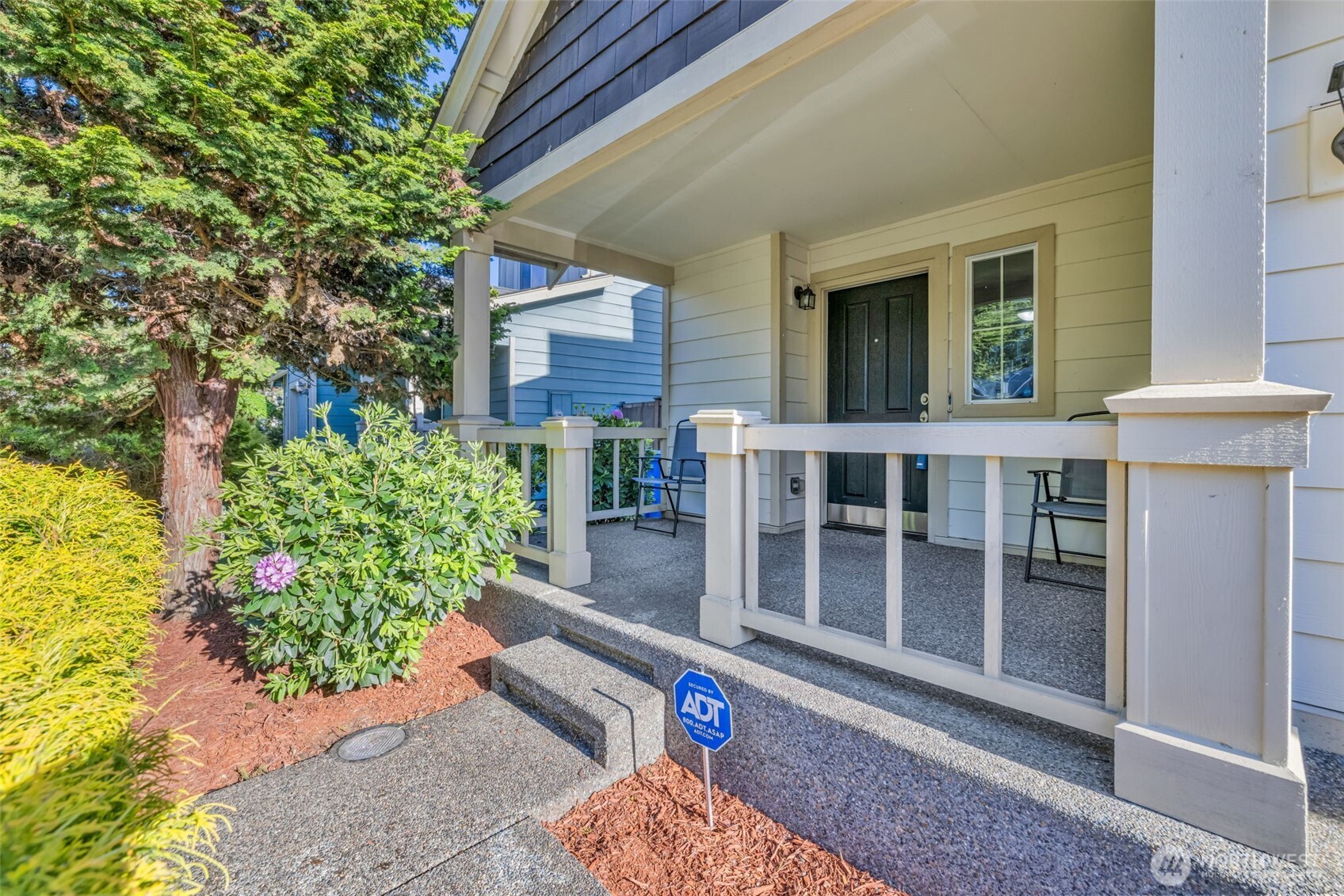 6048 Park Street Property Photo 4