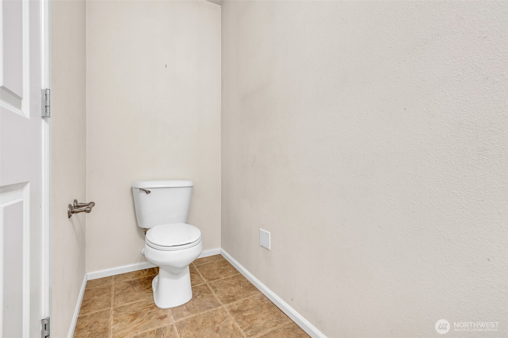 6048 Park Street Property Photo 7