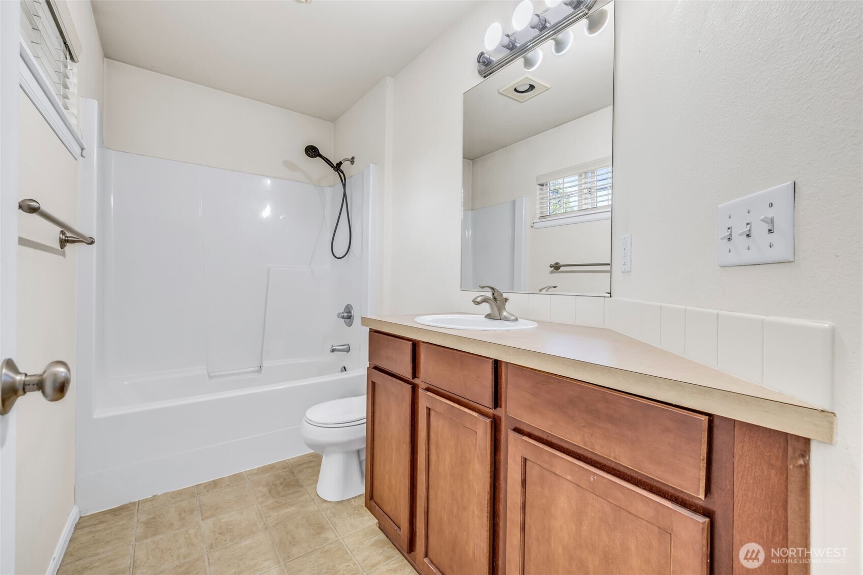 6048 Park Street Property Photo 28