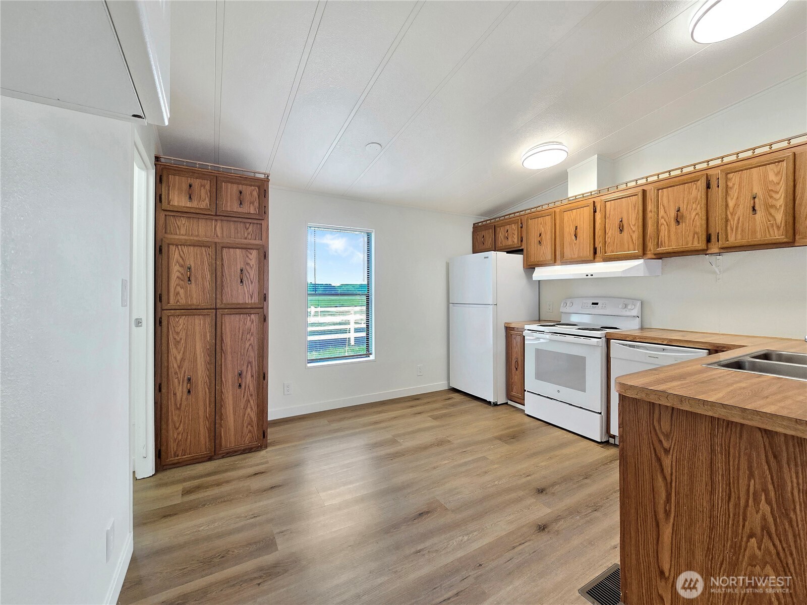 100 Heidger Lane Property Photo 6