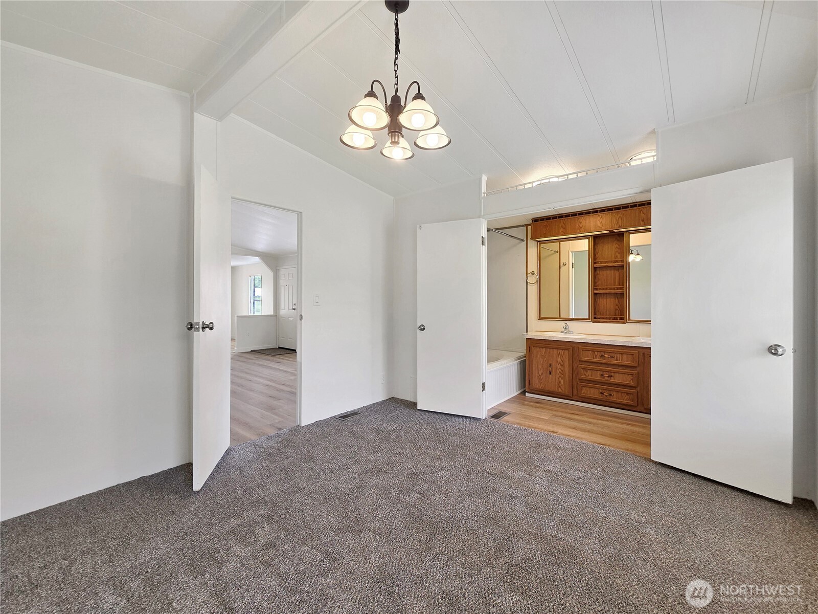 100 Heidger Lane Property Photo 14