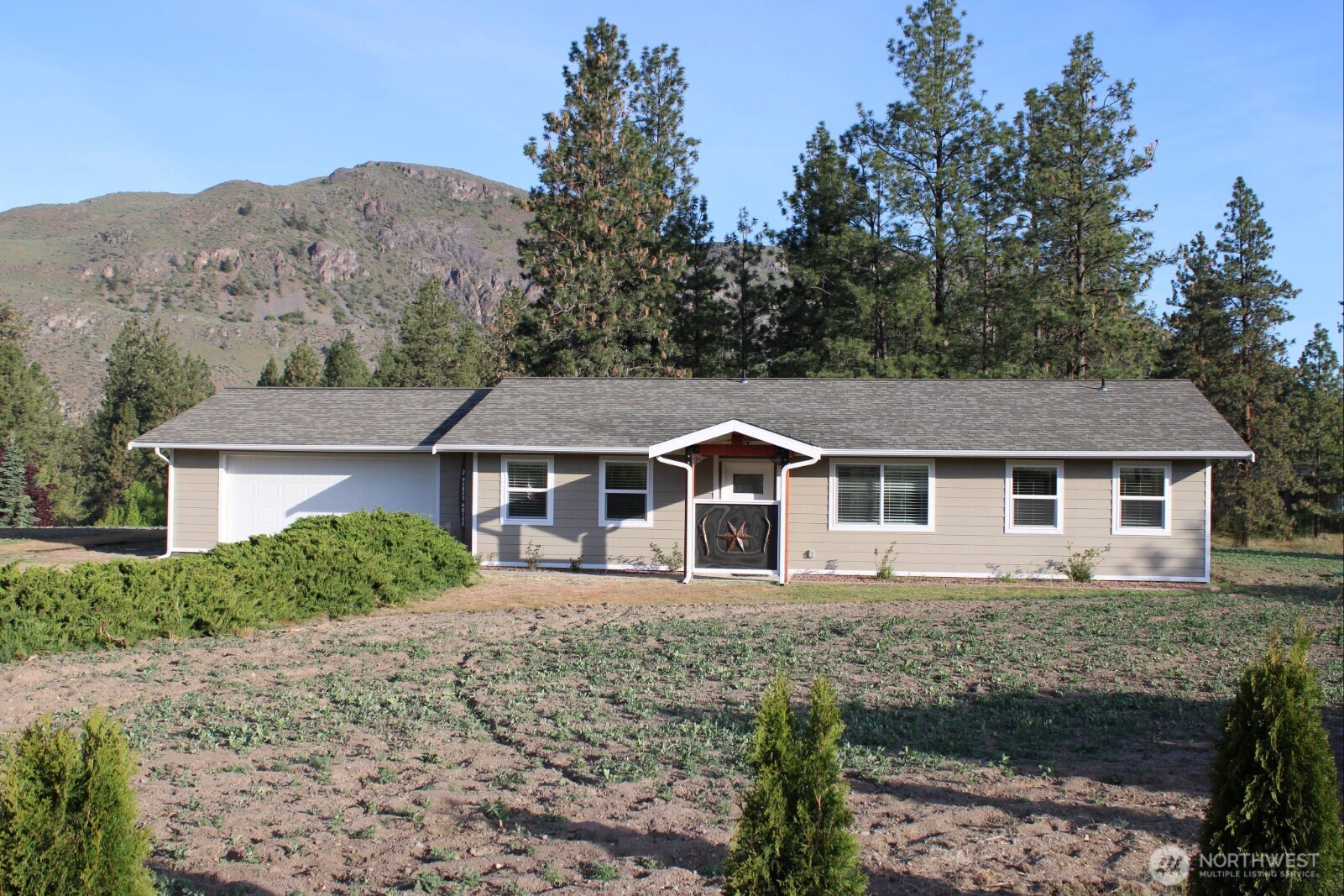 2 Oakes Drive Property Photo 1