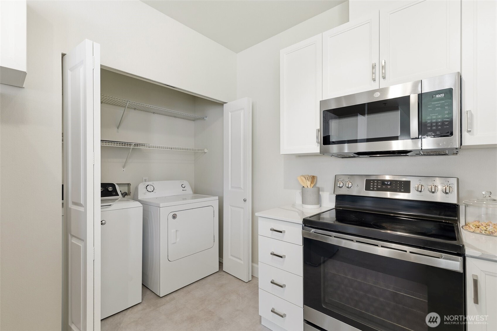 551 241st Lane Property Photo 11
