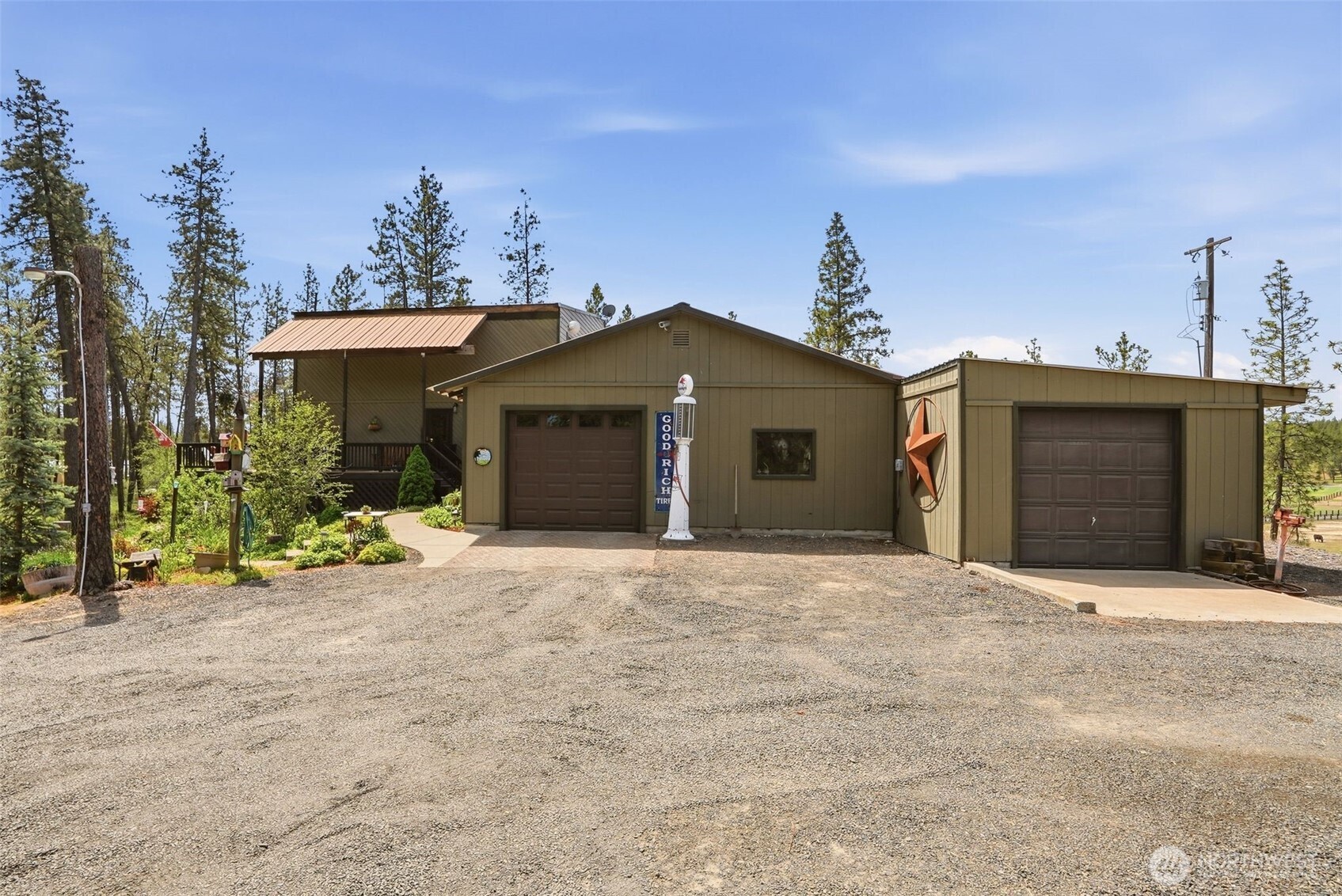 12119 S Spotted Road Property Photo 2