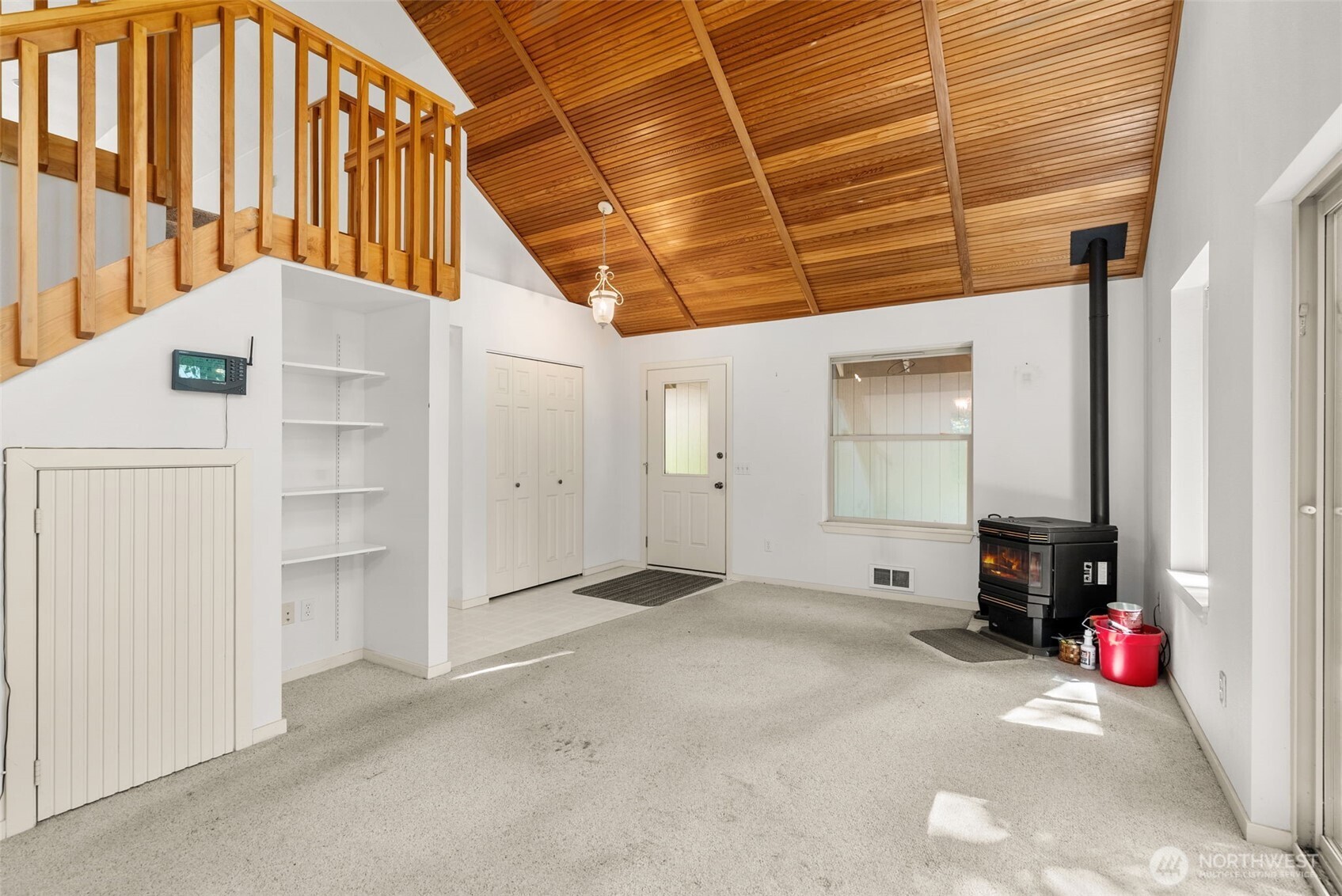 431 E Pointes Drive Property Photo 7