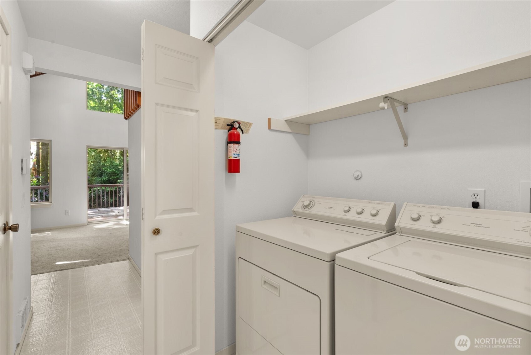 431 E Pointes Drive Property Photo 15