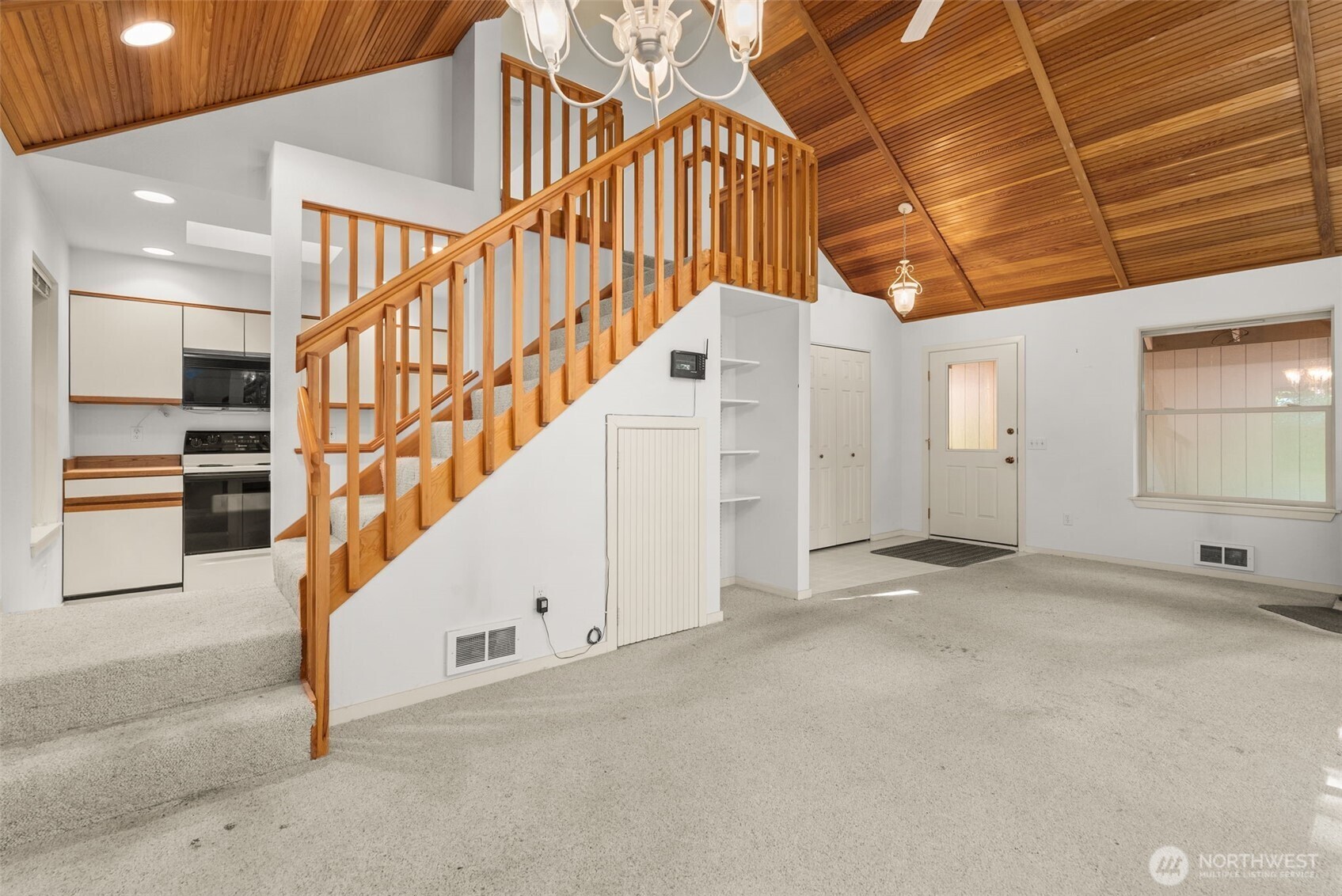 431 E Pointes Drive Property Photo 16