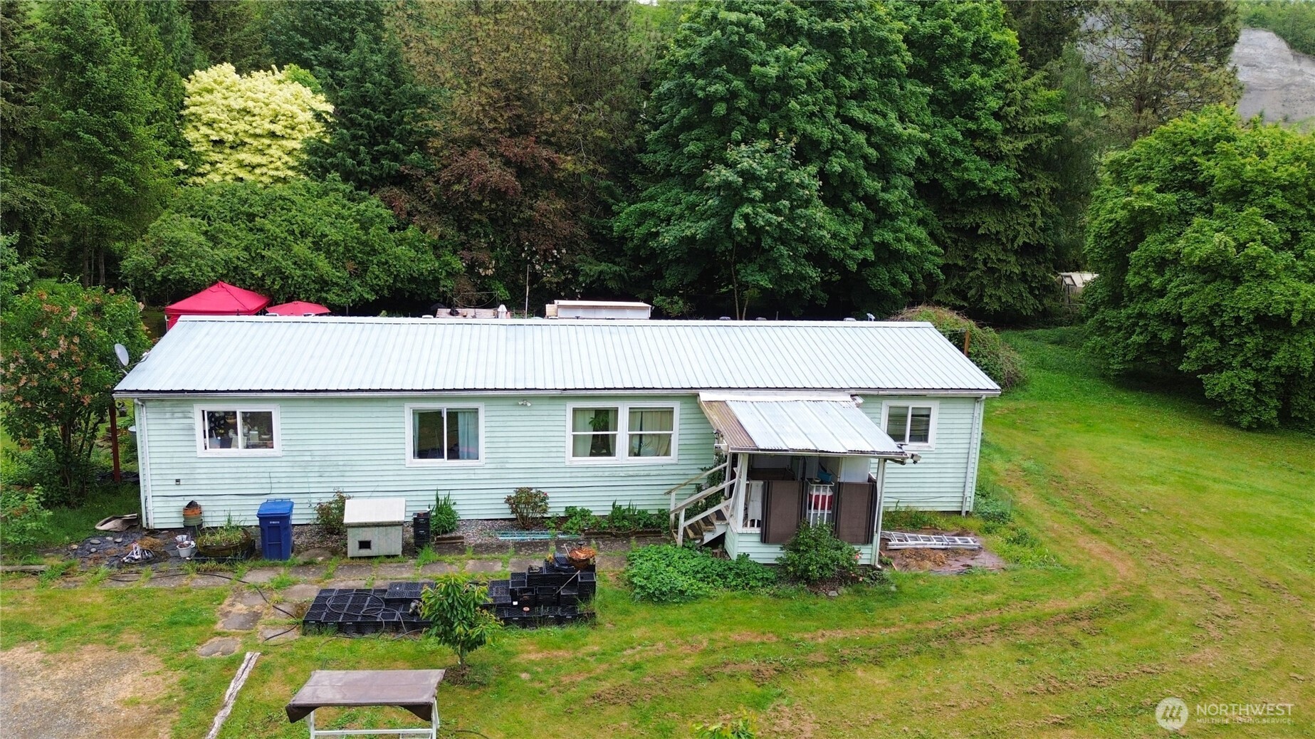 7185 Old Hwy 99 N Road Property Photo 4