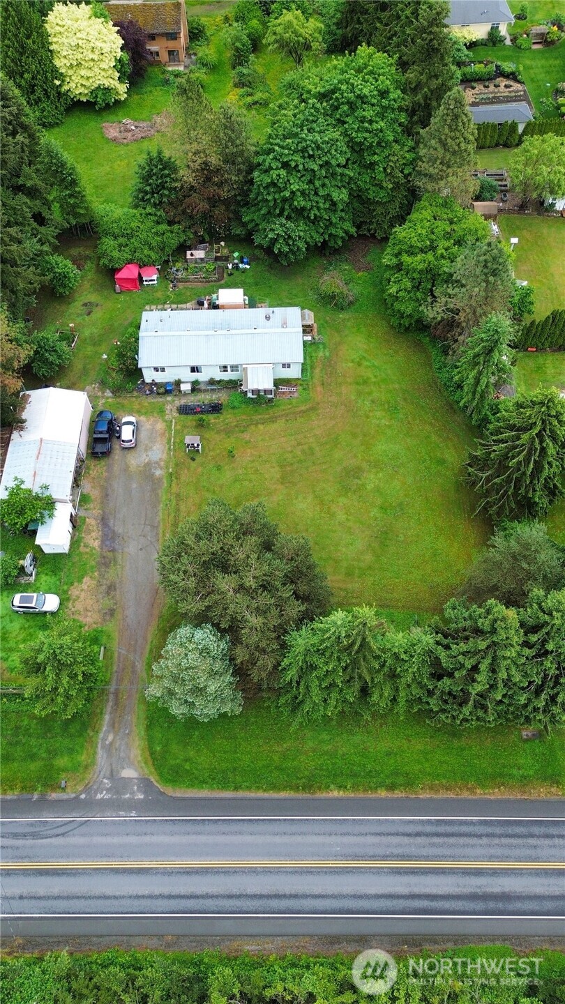 7185 Old Hwy 99 N Road Property Photo 5