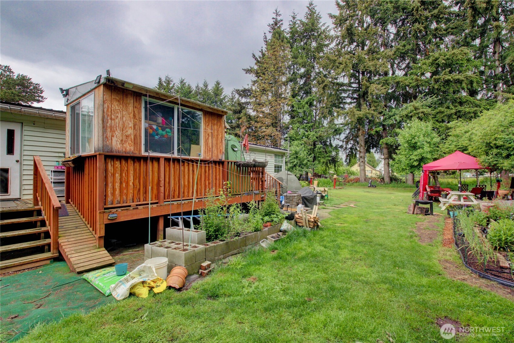 7185 Old Hwy 99 N Road Property Photo 11