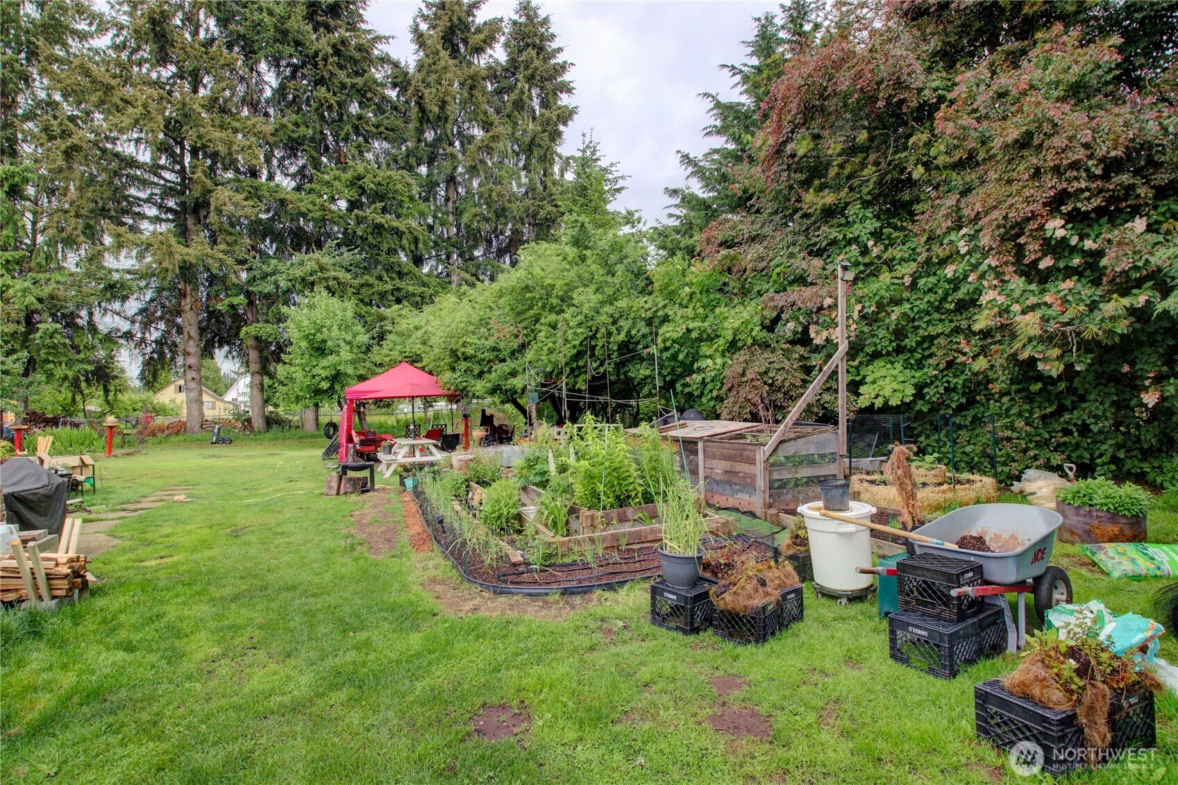 7185 Old Hwy 99 N Road Property Photo 12