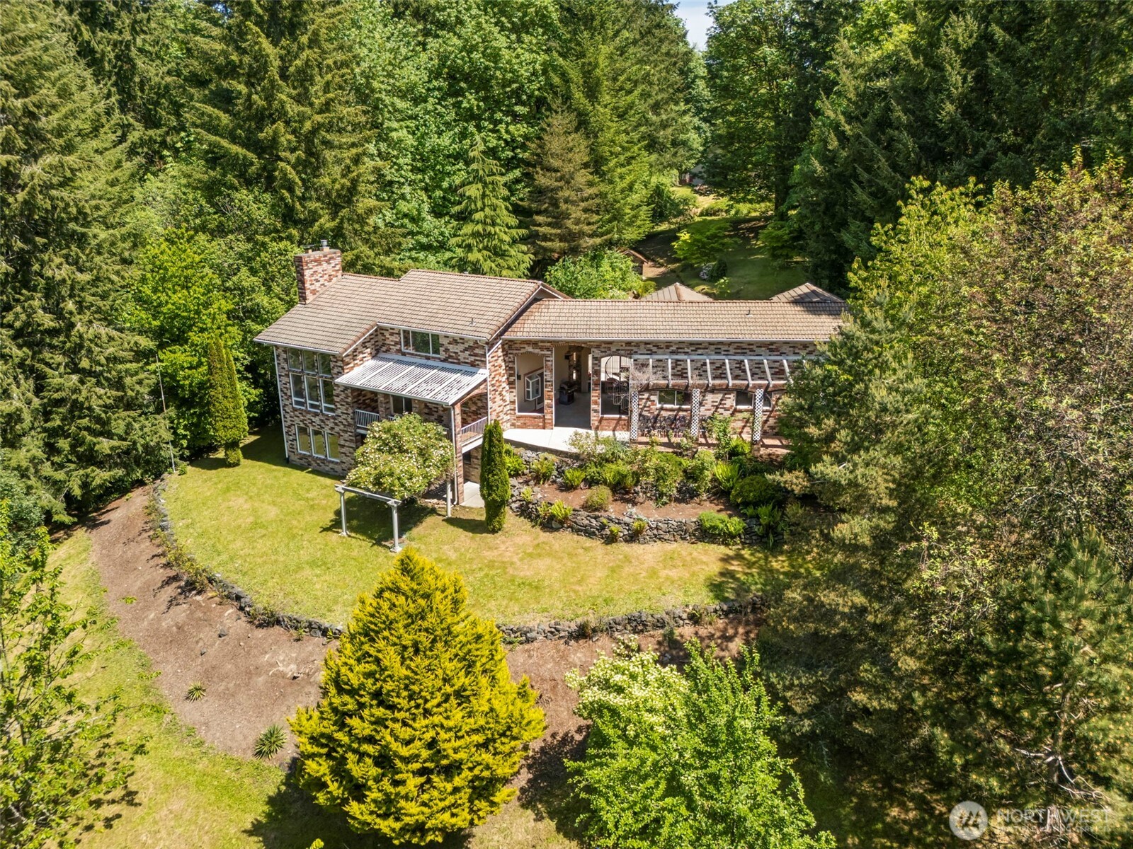 5420 Hawks Prairie Road Property Photo 3