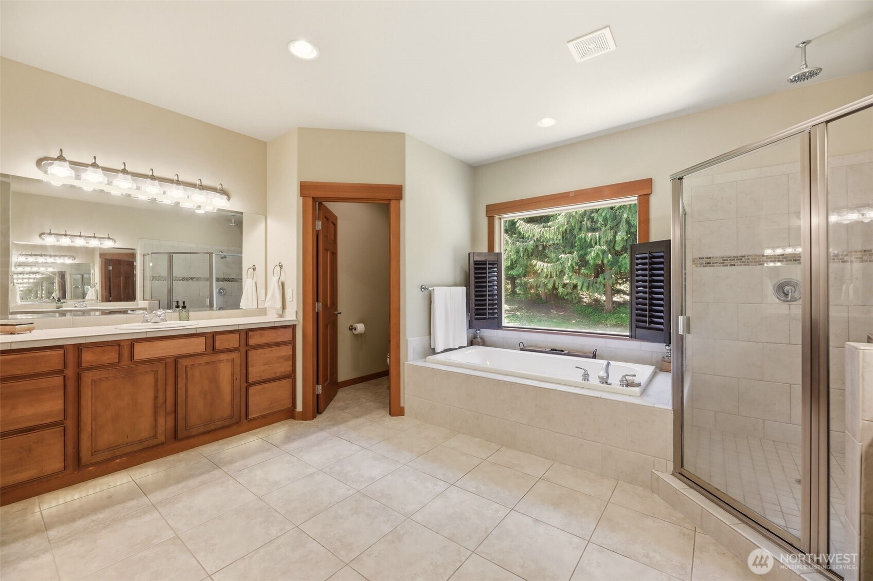 18421 25th Drive Property Photo 17