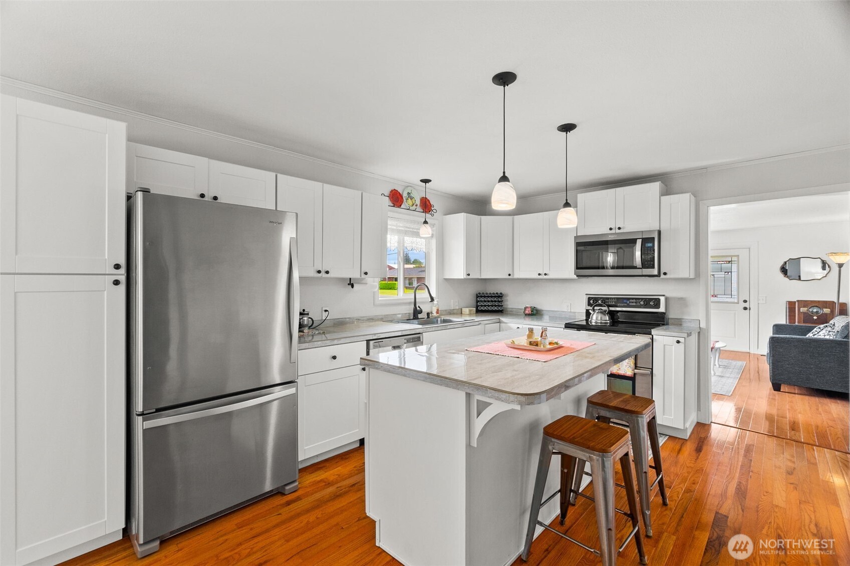 1102 W Anderson Street Property Photo 10
