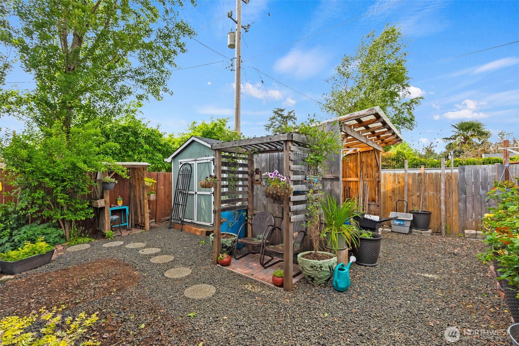 1102 W Anderson Street Property Photo 36