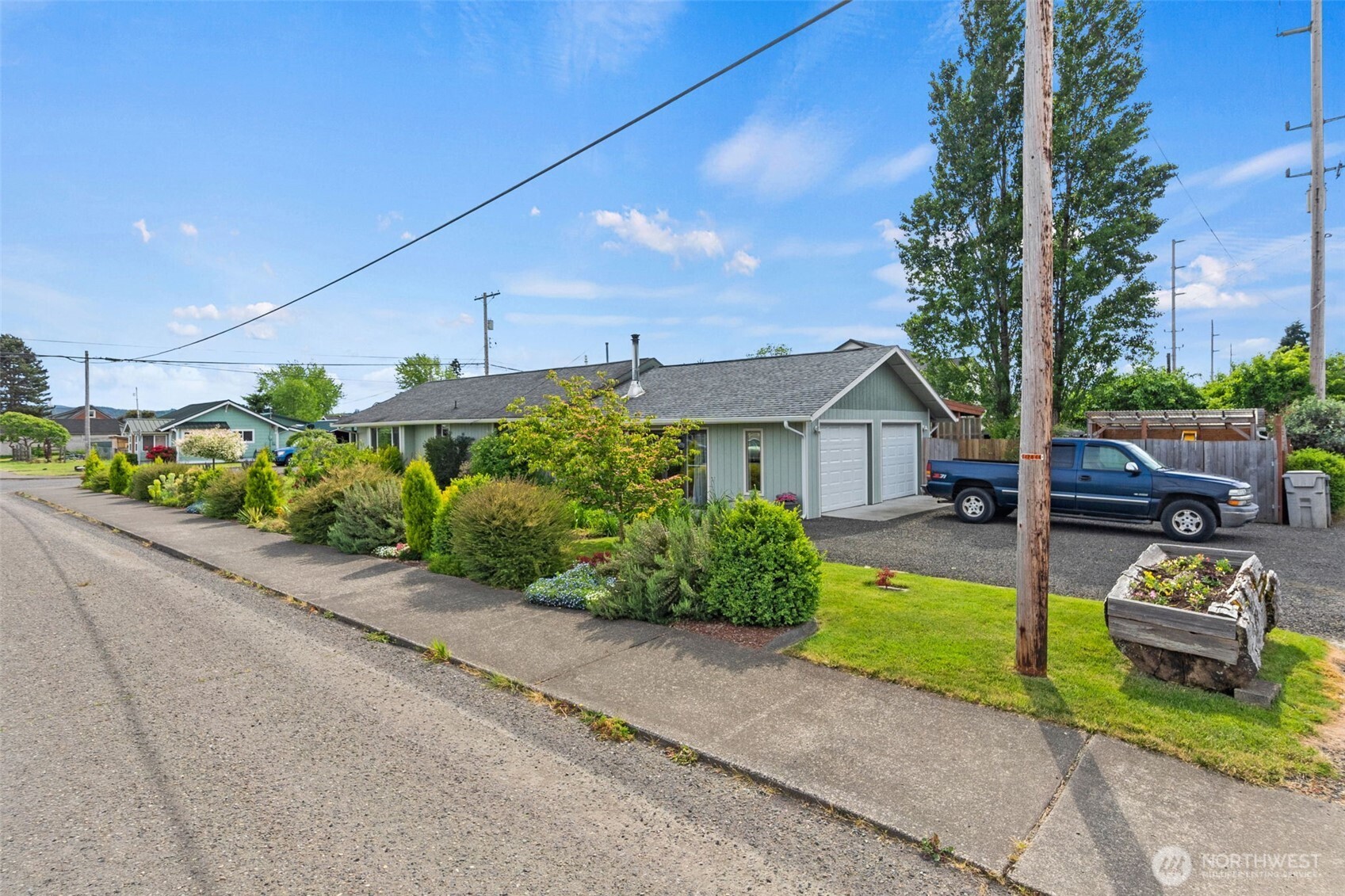 1102 W Anderson Street Property Photo 40