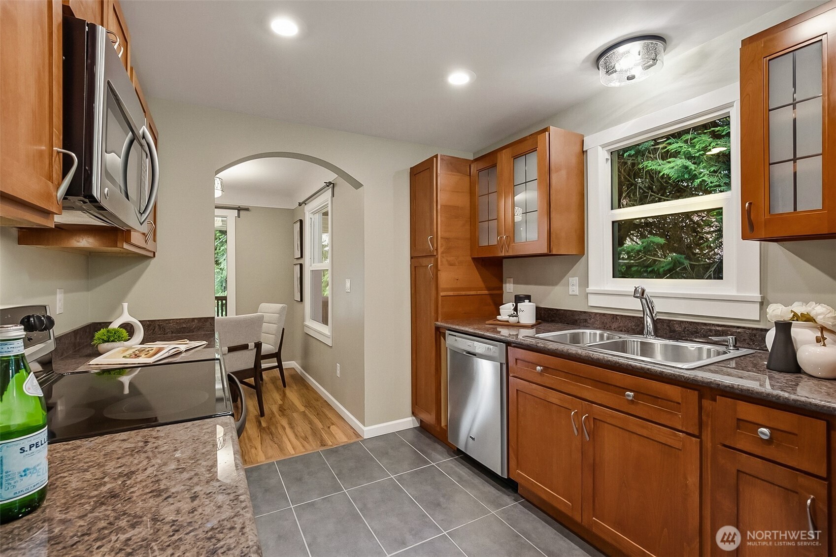 8800 Ravenna Avenue Property Photo 6