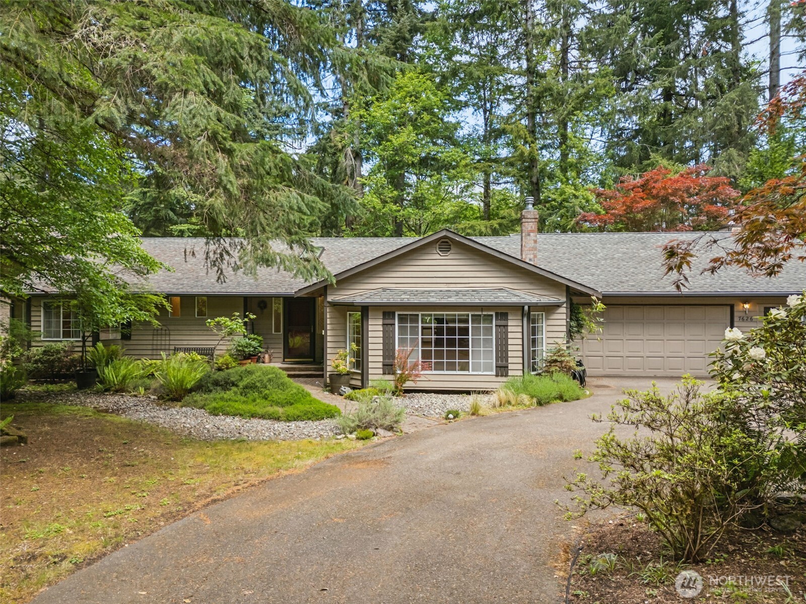 7626 Thrush Drive Property Photo 1