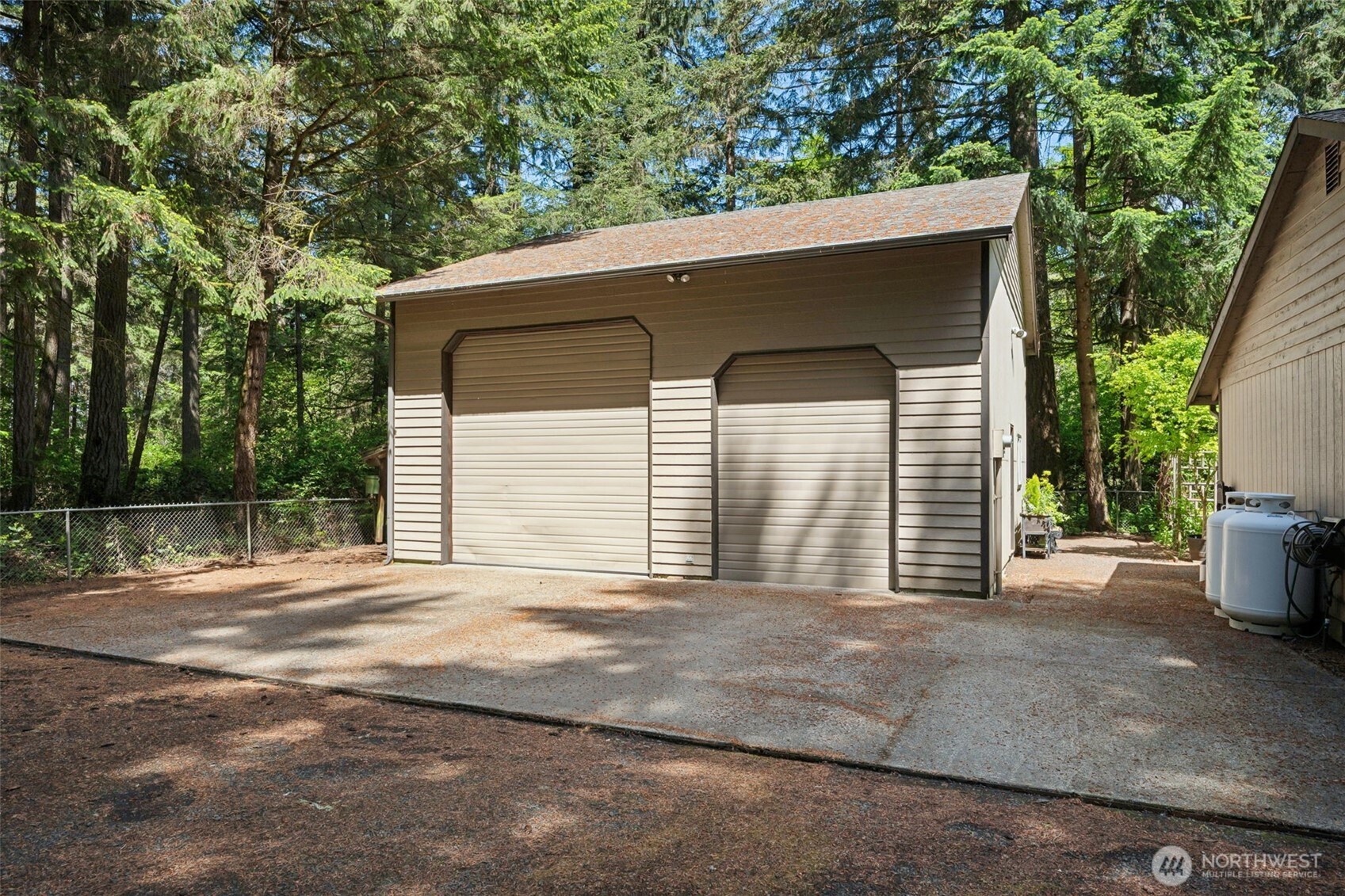 7626 Thrush Drive Property Photo 3