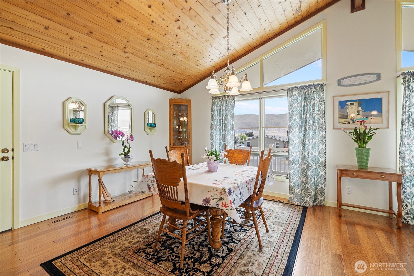 407 Summer Place Property Photo 15