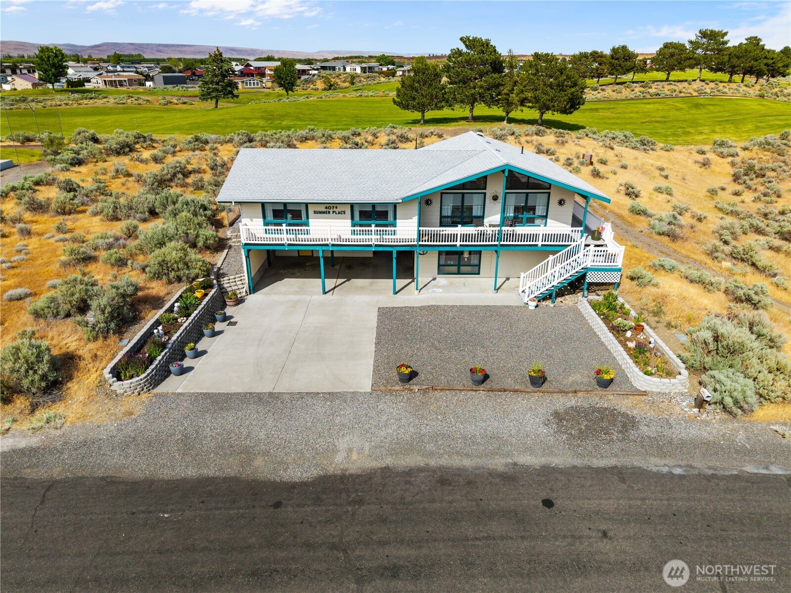 407 Summer Place Property Photo 16