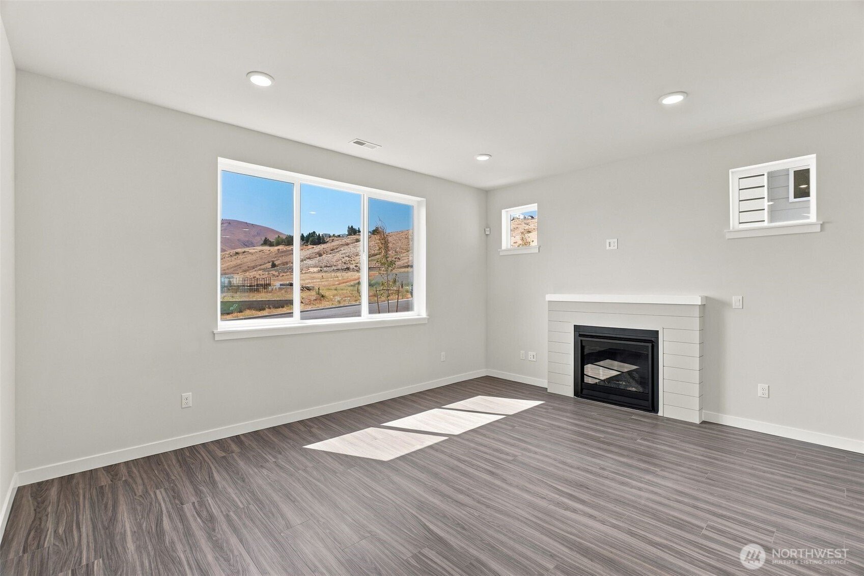 2114 Plumridge Court Property Photo 8