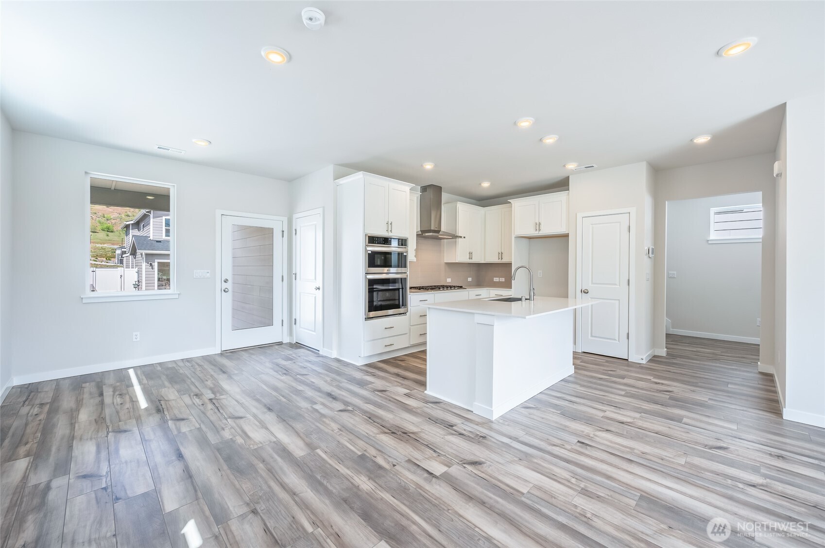 2114 Plumridge Court Property Photo 10