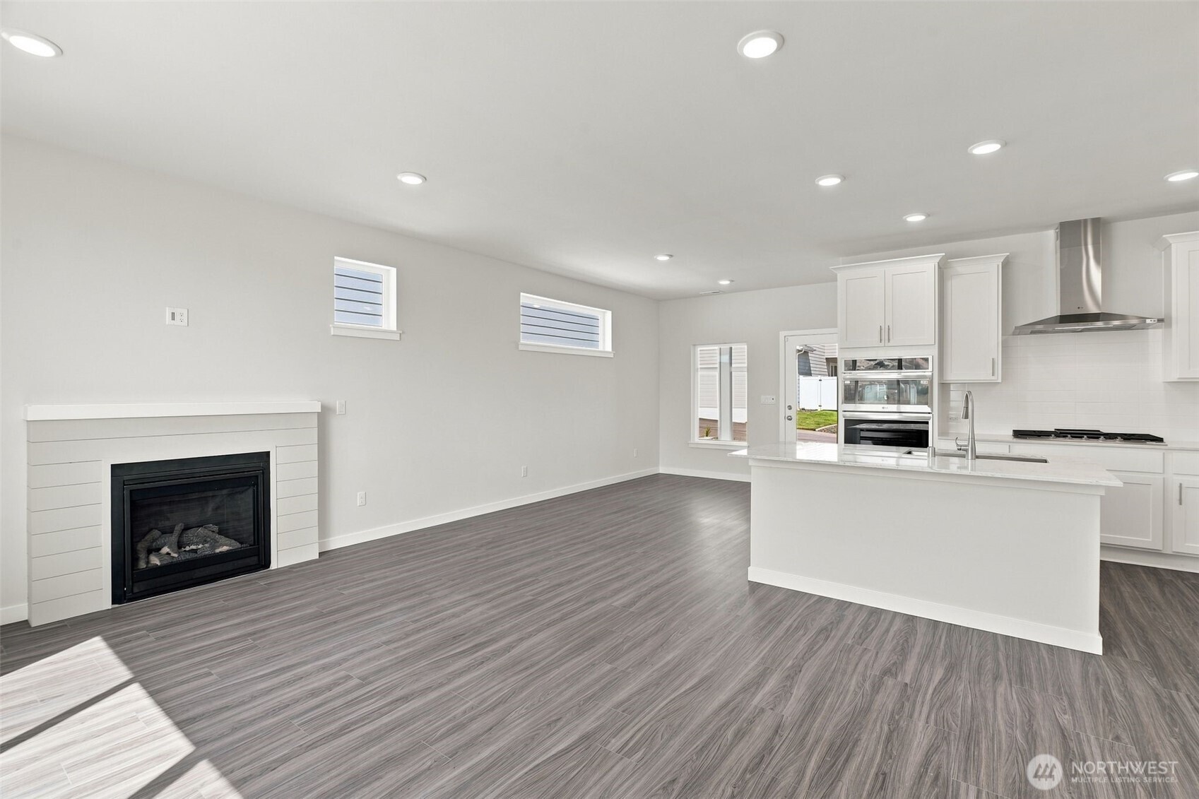 2114 Plumridge Court Property Photo 10
