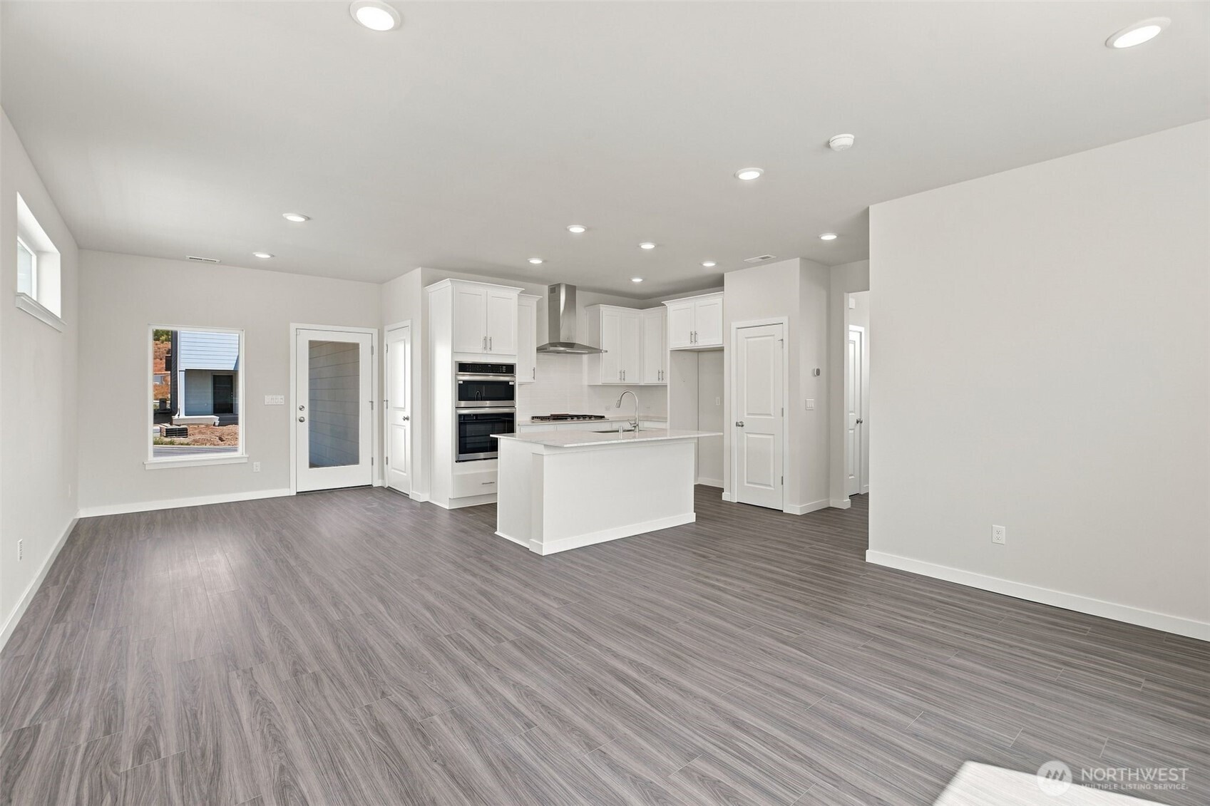 2114 Plumridge Court Property Photo 11