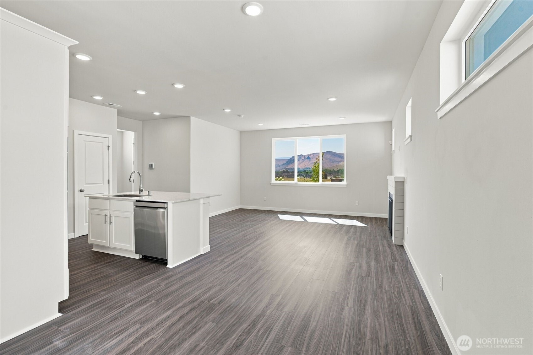 2114 Plumridge Court Property Photo 13