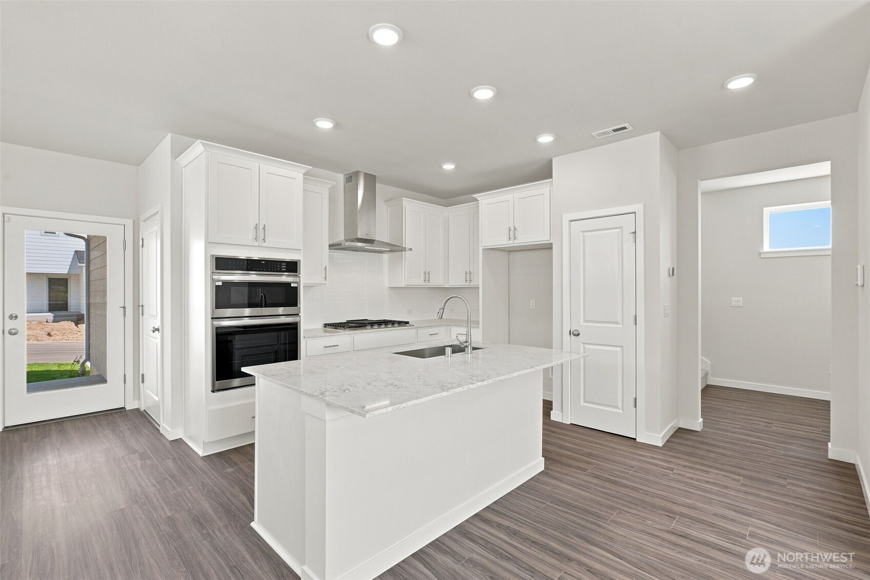 2114 Plumridge Court Property Photo 18